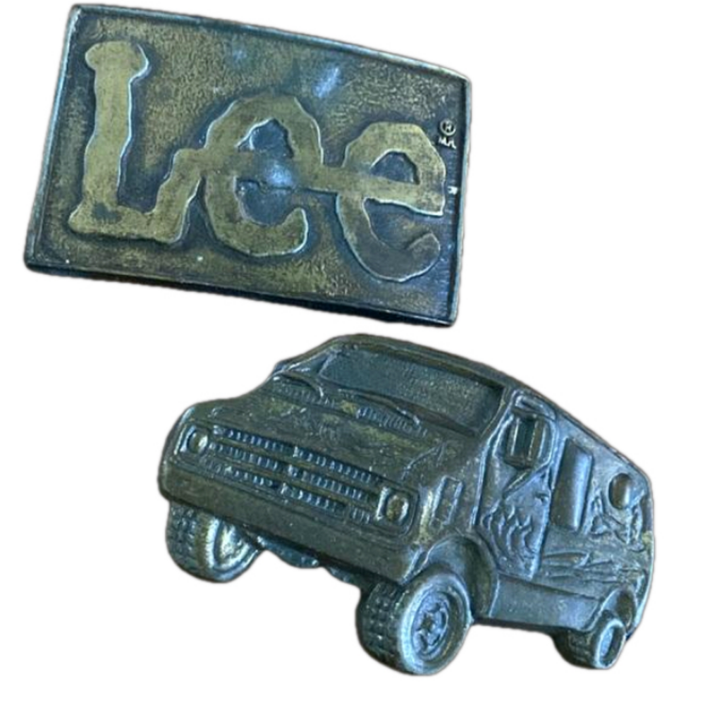 Lee+ 1 set of vintage belt buckles